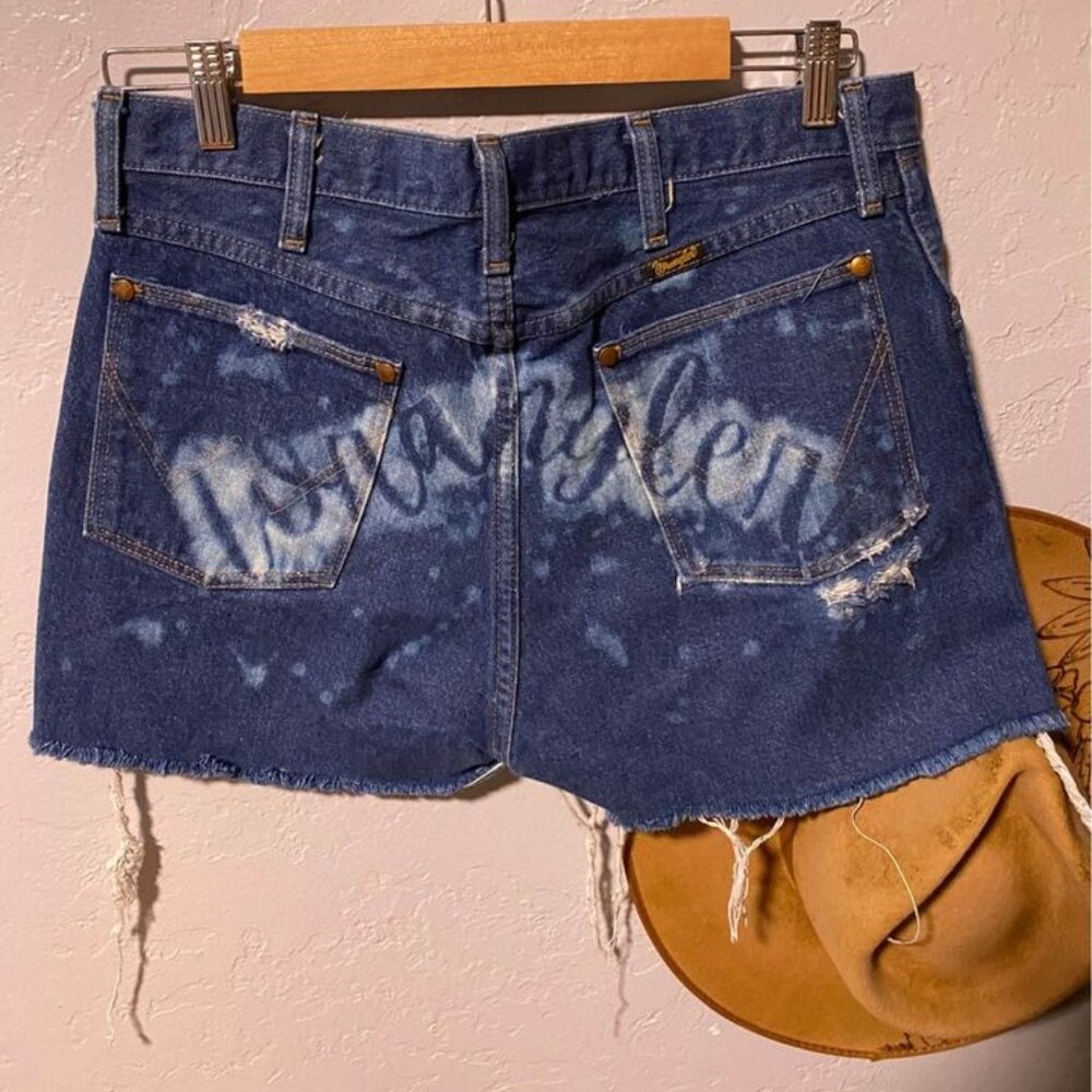 Wrangler on my Booty